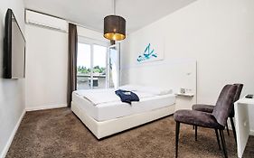 Hotel Velden - 24 Checkin Zimmer im Zentrum